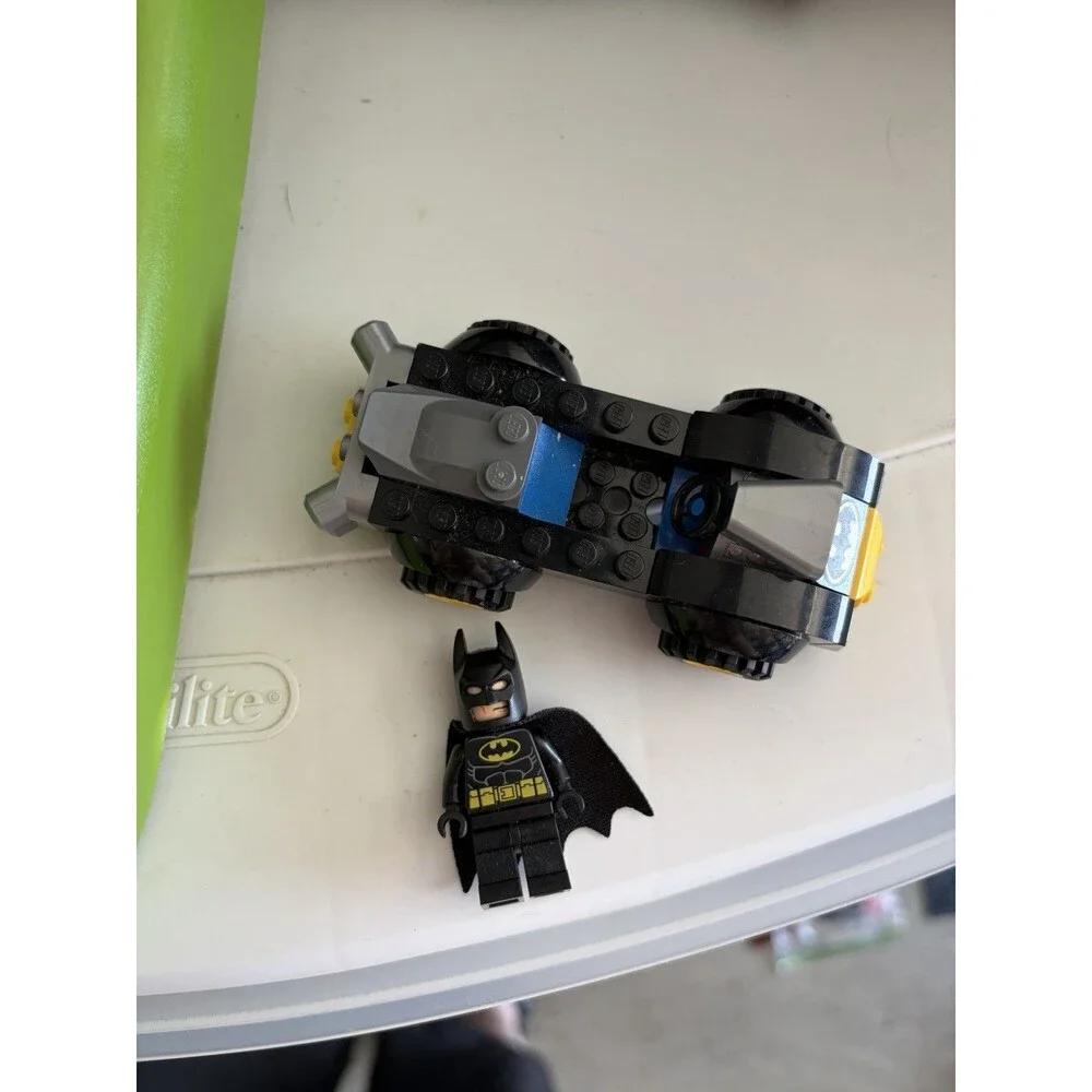 LEGO Batman Batmobile & Mini Figure Set